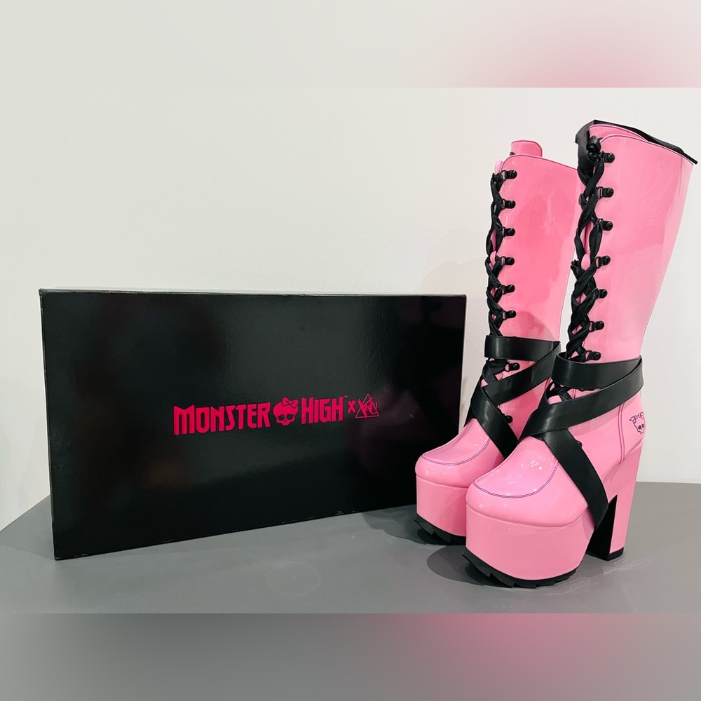 Monster High x YRU Draculaura Boots Size 9 IN HAND